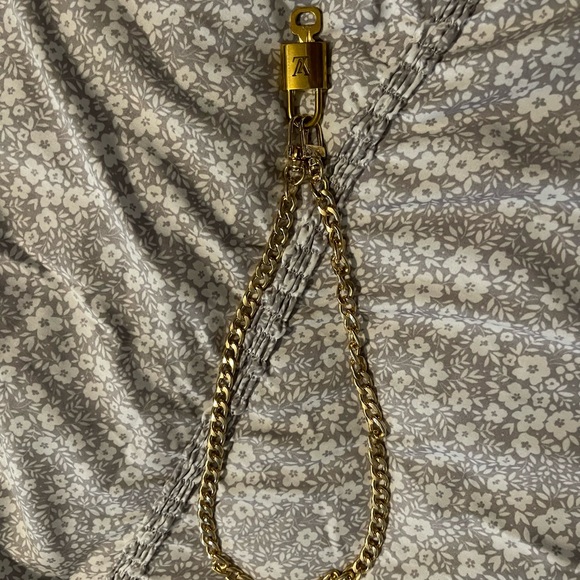 Louis Vuitton padlock and key - Picture 5 of 5